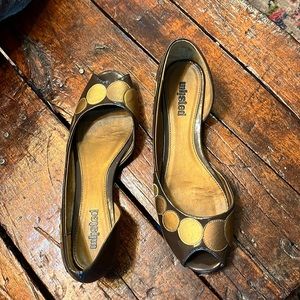 These are beautiful half inch rise flat/wedge